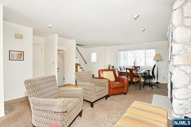 16 Alana Drive 16, Hawthorne, NJ 07506