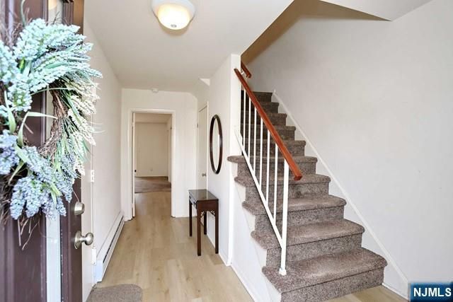 16 Alana Drive 16, Hawthorne, NJ 07506