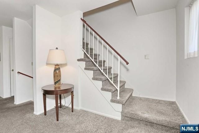 16 Alana Drive 16, Hawthorne, NJ 07506