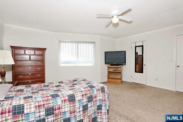 16 Alana Drive 16, Hawthorne, NJ 07506