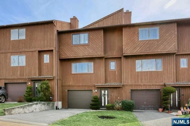 16 Alana Drive 16, Hawthorne, NJ 07506