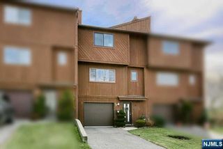 16 Alana Drive 16, Hawthorne, NJ 07506