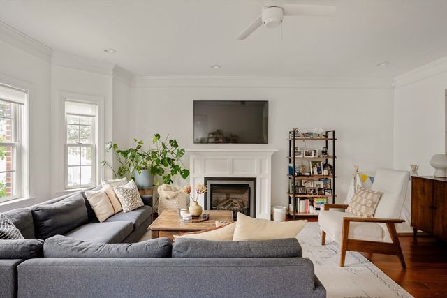 39 Cottage St 2, Boston, MA 02128