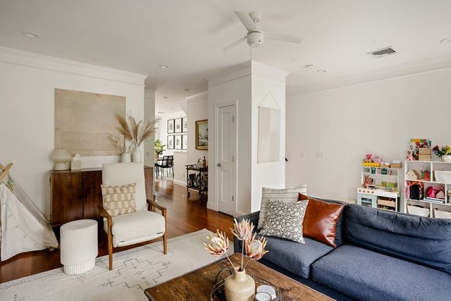 39 Cottage St 2, Boston, MA 02128