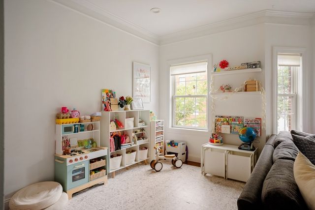 39 Cottage St 2, Boston, MA 02128