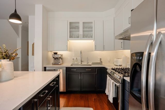 39 Cottage St 2, Boston, MA 02128