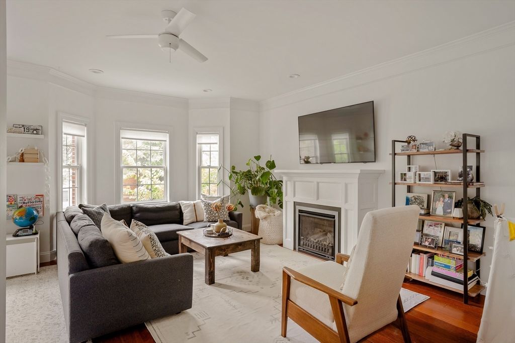 39 Cottage St 2, Boston, MA 02128
