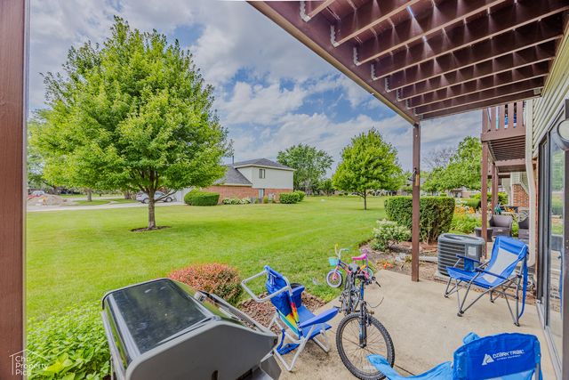 630 Cumberland Trail AA1, Roselle, IL 60172