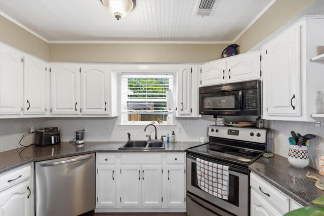 246 Mccarley Place, Mckinney, TX 75071