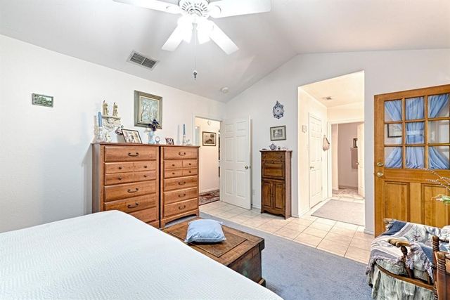 105 Santee Drive, Lake Kiowa, TX 76240