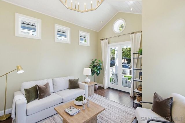 4008 Honeycutt St, San Diego, CA 92109