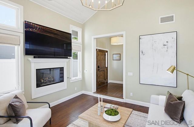 4008 Honeycutt St, San Diego, CA 92109