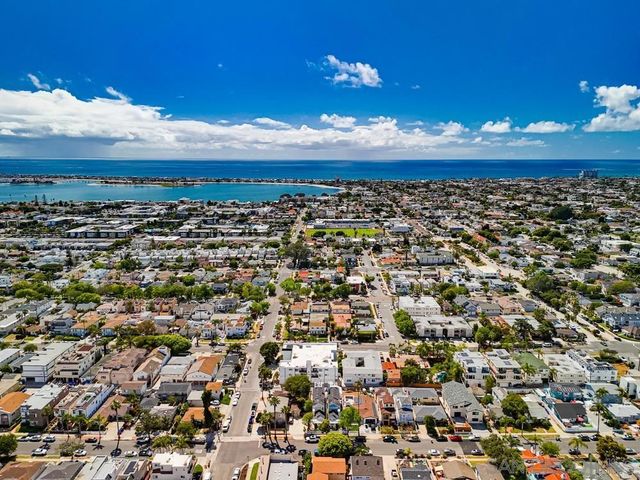 4008 Honeycutt St, San Diego, CA 92109