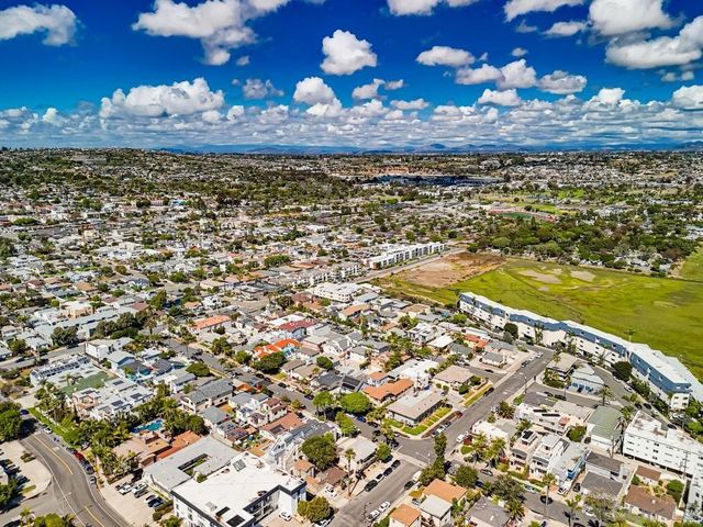 4008 Honeycutt St, San Diego, CA 92109