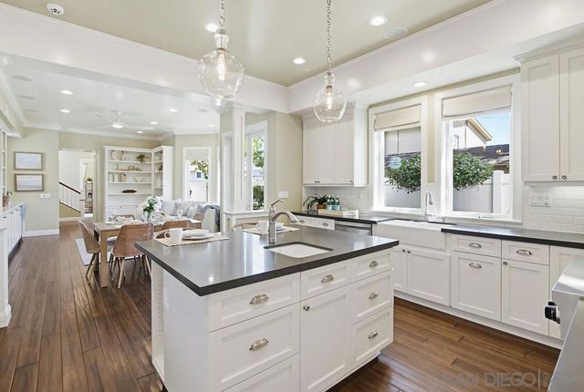 4008 Honeycutt St, San Diego, CA 92109