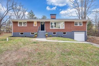 5235 Dogwood Acres DR, Roanoke, VA 24019