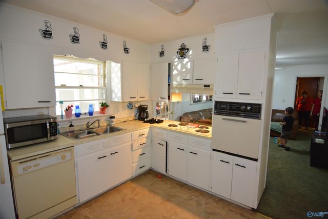 3302 Barton Avenue, Huntsville, AL 35810