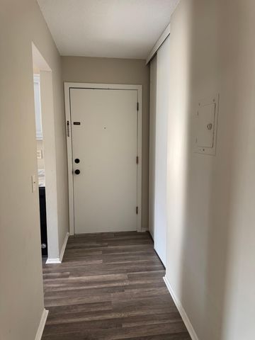 1001 11th Avenue S 5, Hopkins, MN 55343