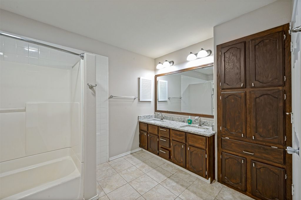 256 Jefferson Parkway, Fort Worth, TX 76107 — photo 5