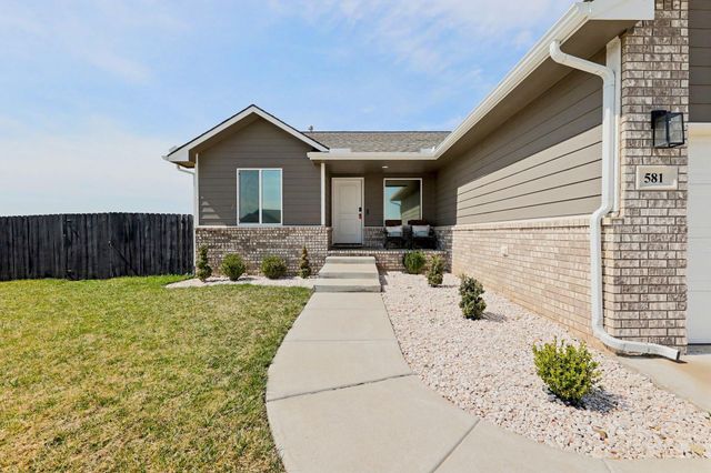 581 S Cattail St, Haysville, KS 67060