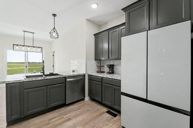 581 S Cattail St, Haysville, KS 67060