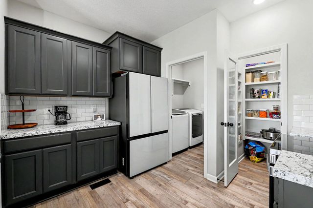 581 S Cattail St, Haysville, KS 67060