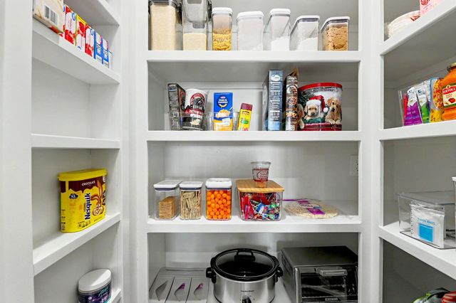 581 S Cattail St, Haysville, KS 67060