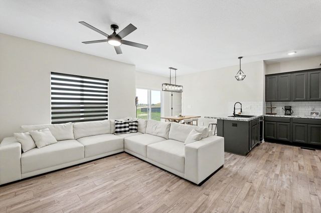 581 S Cattail St, Haysville, KS 67060