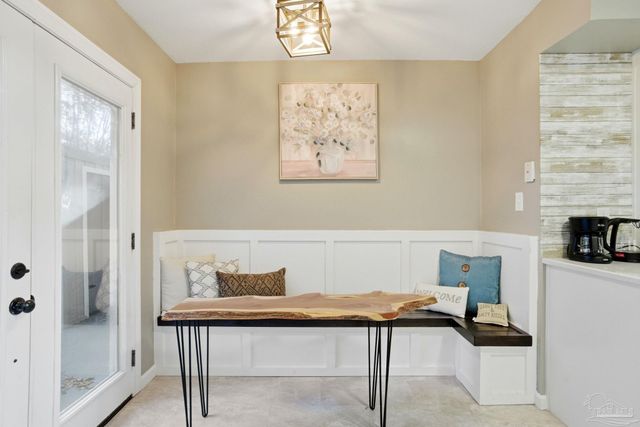 4822 Huron Dr, Pensacola, FL 32507