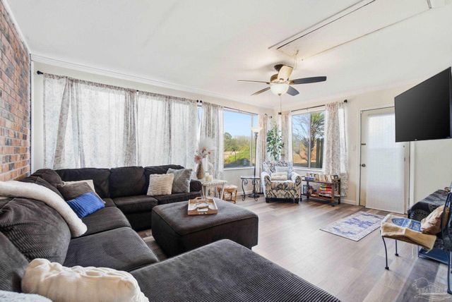 4822 Huron Dr, Pensacola, FL 32507