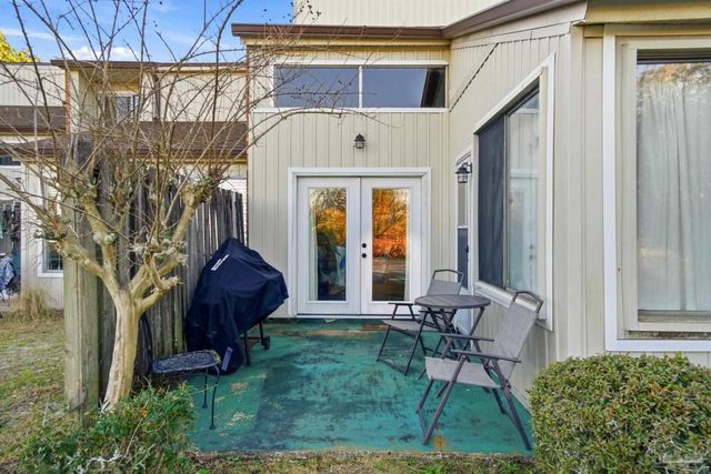 4822 Huron Dr, Pensacola, FL 32507