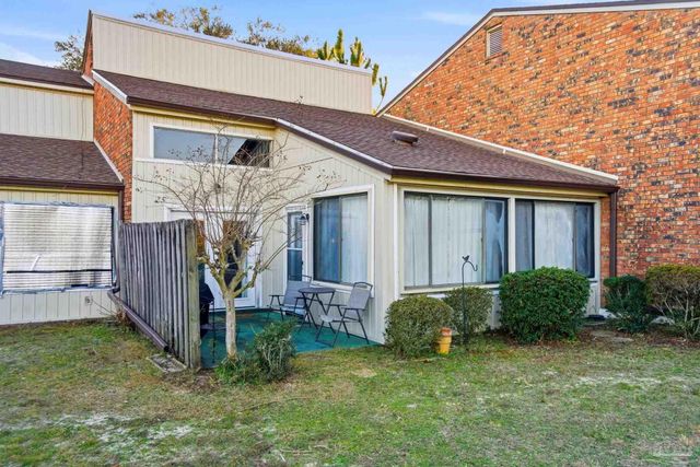 4822 Huron Dr, Pensacola, FL 32507