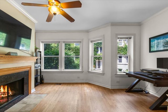 867 W Cornelia Avenue 1, Chicago, IL 60657