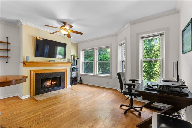 867 W Cornelia Avenue 1, Chicago, IL 60657