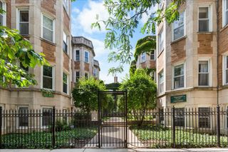 867 W Cornelia Avenue 1, Chicago, IL 60657