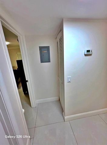 5894 Longbow Lane Apt 10, West Palm Beach, FL 33415