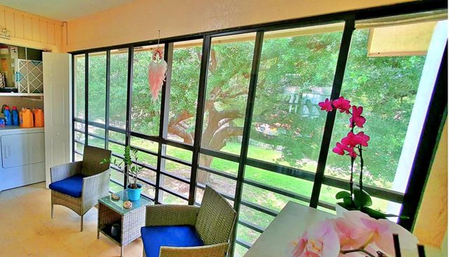 5894 Longbow Lane Apt 10, West Palm Beach, FL 33415