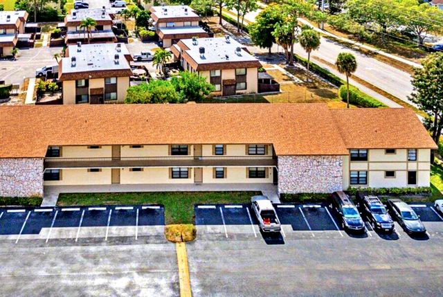 5894 Longbow Lane Apt 10, West Palm Beach, FL 33415