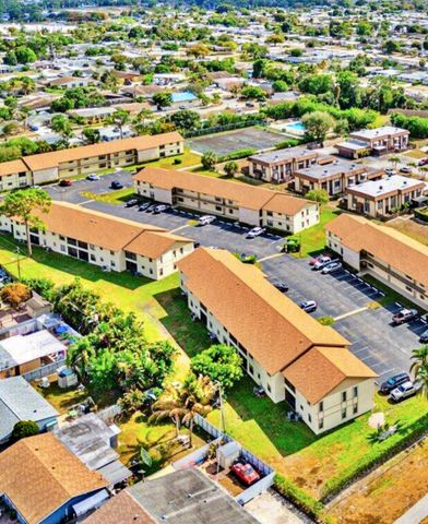 5894 Longbow Lane Apt 10, West Palm Beach, FL 33415