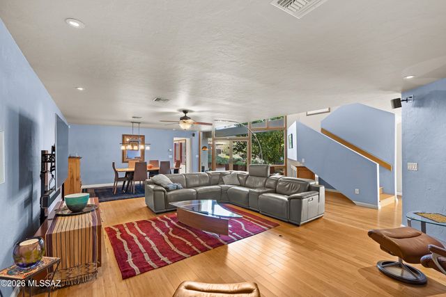 2301 E Greenlee Road, Tucson, AZ 85719