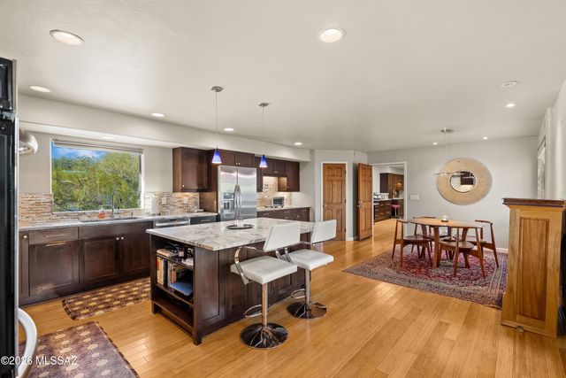 2301 E Greenlee Road, Tucson, AZ 85719