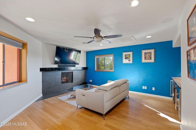 2301 E Greenlee Road, Tucson, AZ 85719