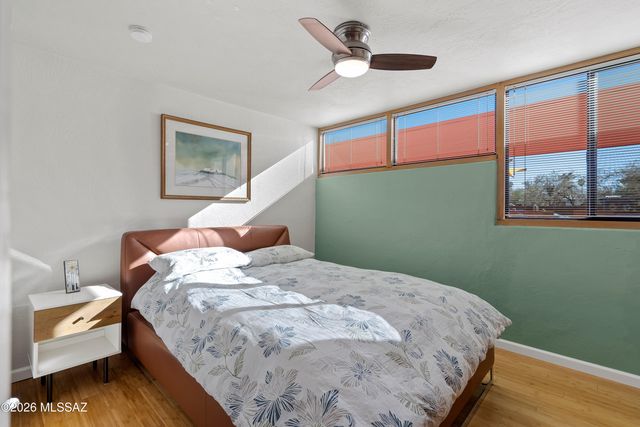 2301 E Greenlee Road, Tucson, AZ 85719