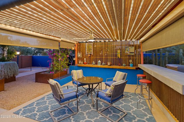 2301 E Greenlee Road, Tucson, AZ 85719