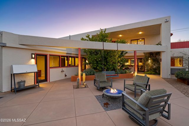 2301 E Greenlee Road, Tucson, AZ 85719