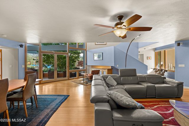 2301 E Greenlee Road, Tucson, AZ 85719