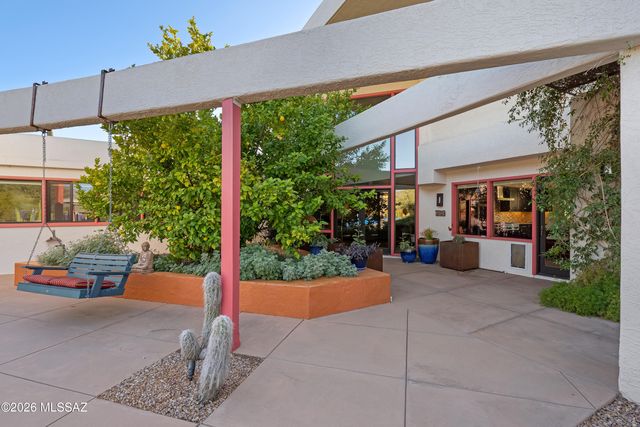 2301 E Greenlee Road, Tucson, AZ 85719