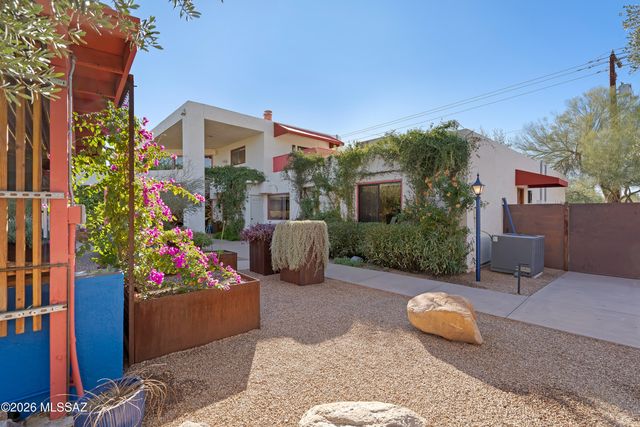 2301 E Greenlee Road, Tucson, AZ 85719