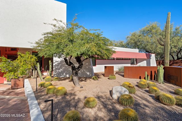 2301 E Greenlee Road, Tucson, AZ 85719