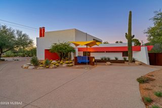 2301 E Greenlee Road, Tucson, AZ 85719